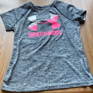 Under armour size medium tshirt